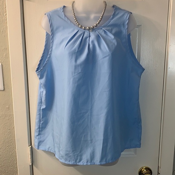 SLEEVELESS TOP BUNDLE (3) - Picture 2 of 11